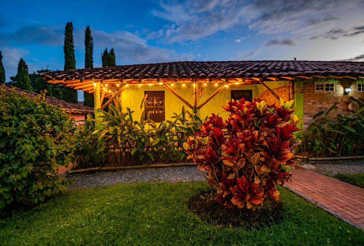 Hotel Campestre Solar De La Luna Альбания Экстерьер фото