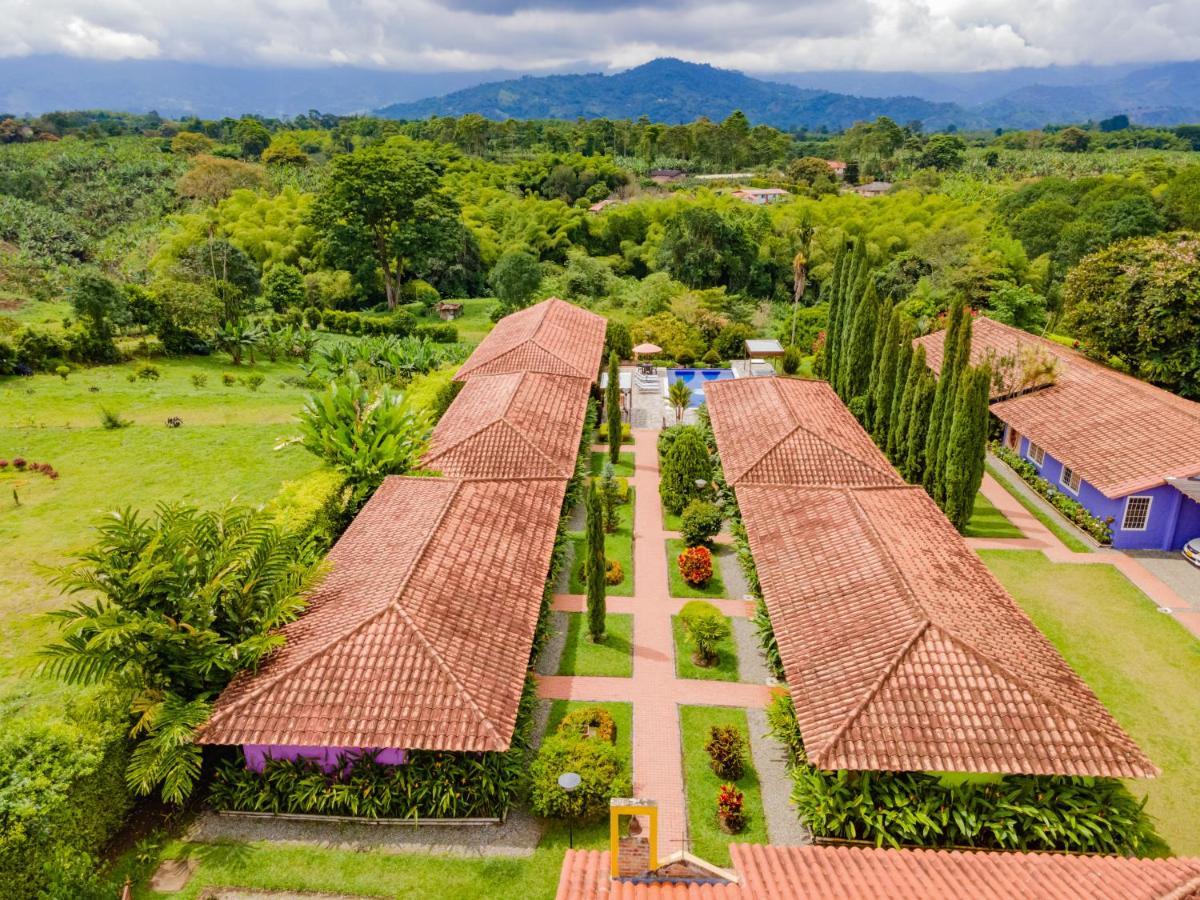 Hotel Campestre Solar De La Luna Альбания Экстерьер фото