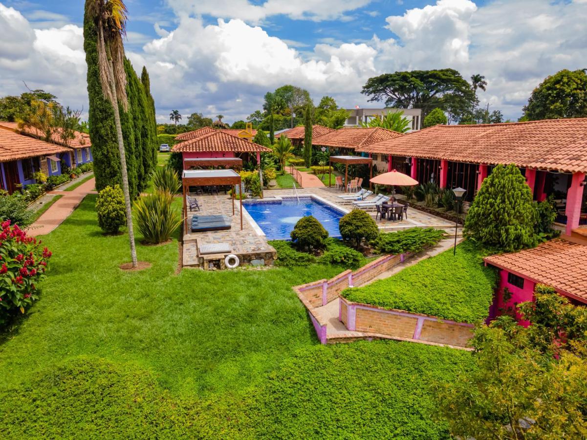 Hotel Campestre Solar De La Luna Альбания Экстерьер фото