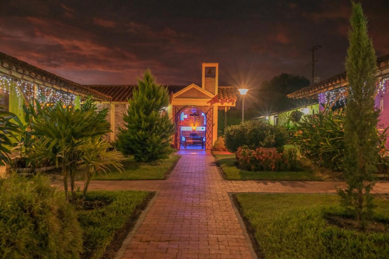 Hotel Campestre Solar De La Luna Альбания Экстерьер фото