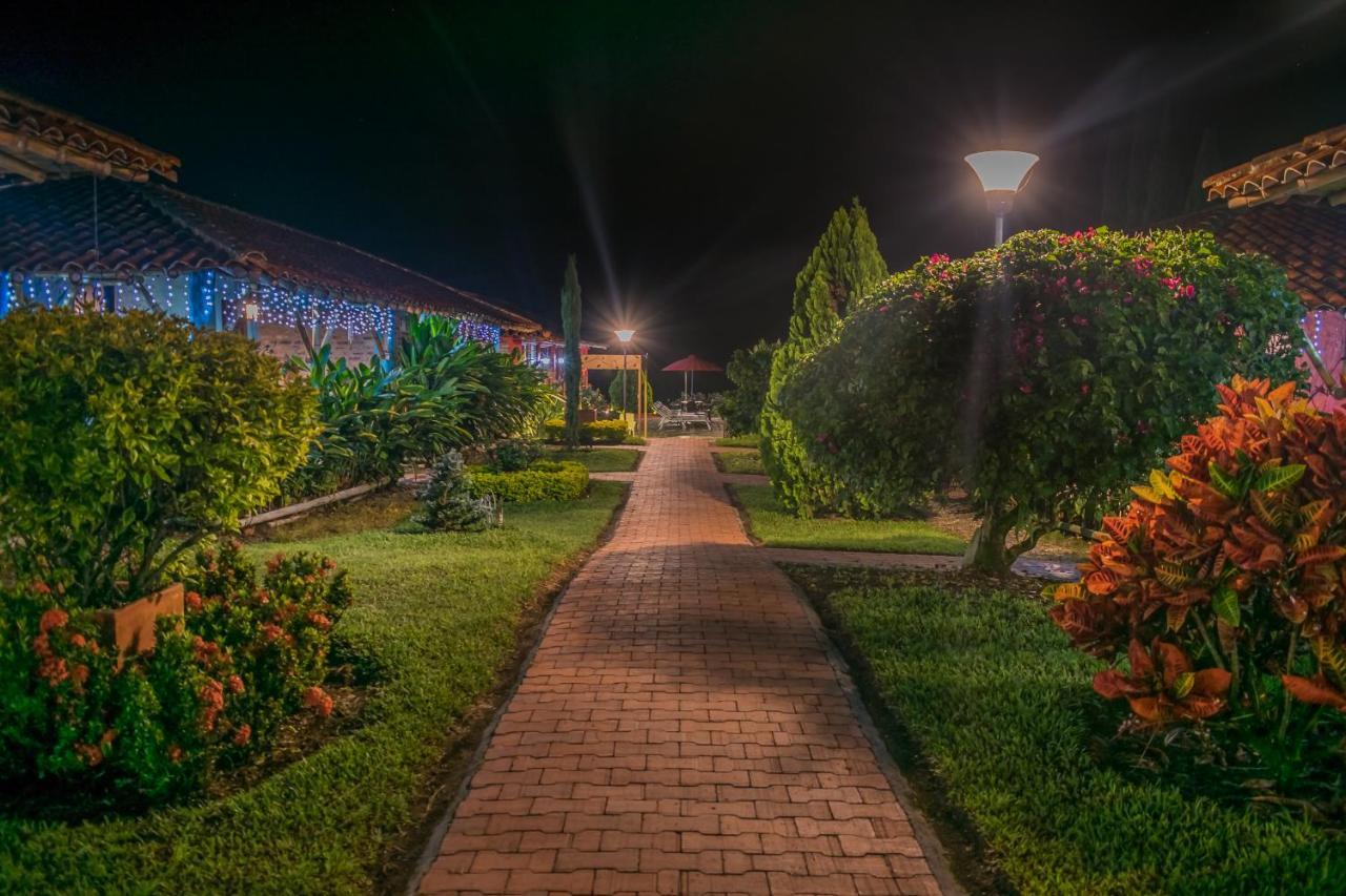 Hotel Campestre Solar De La Luna Альбания Экстерьер фото